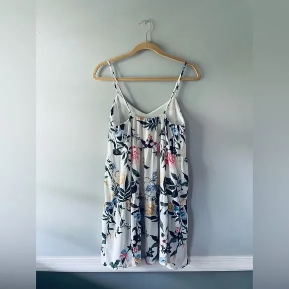 Everly  - Picture 4 of 8